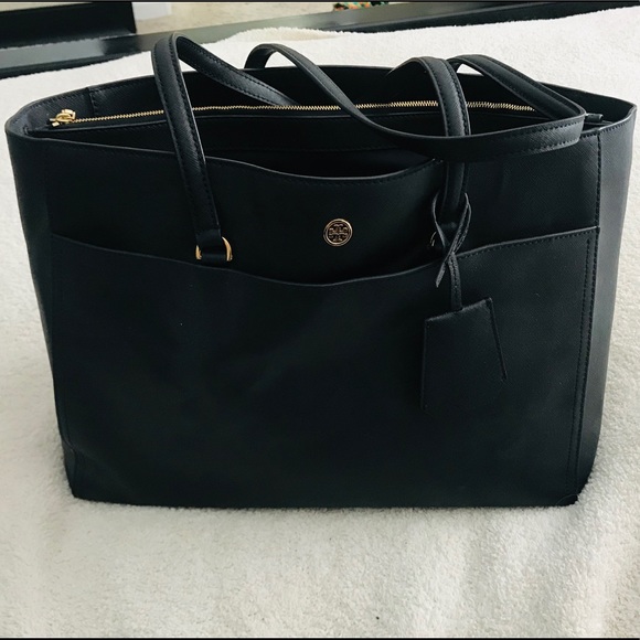 Tory Burch Handbags - Tory Burch Large Robinson tote bag